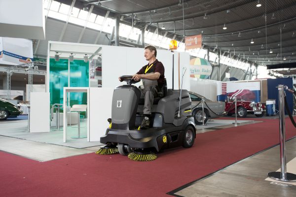 Karcher KM 90/60 R Bp Sweeper - Image 2
