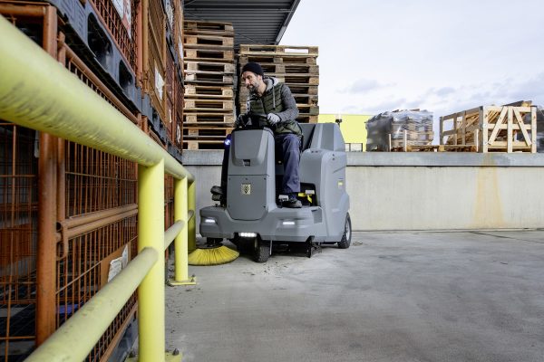 Karcher KM 100/120 R BP Sweeper
