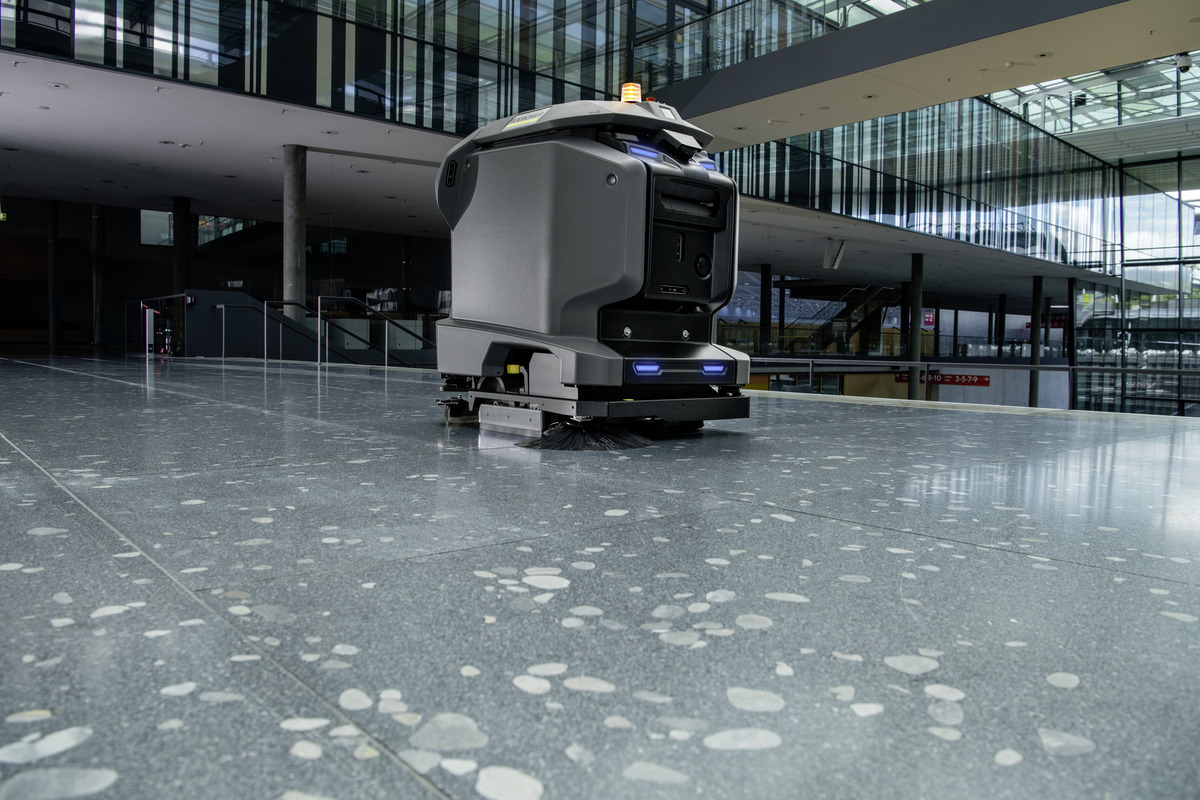 Karcher KIRA B50 Robot Scrubber Dryer - Image 3
